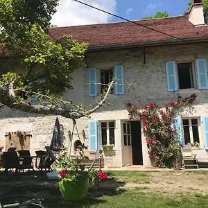 D'hotes Des Deux Lacs Bed & Breakfast