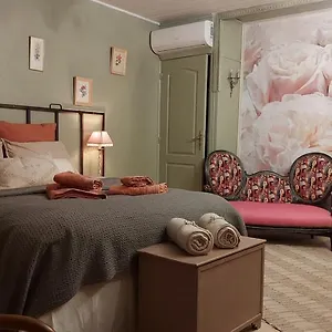 La Demeure Des Poetes D'hotes Gasthuis Mouzieys-Panens